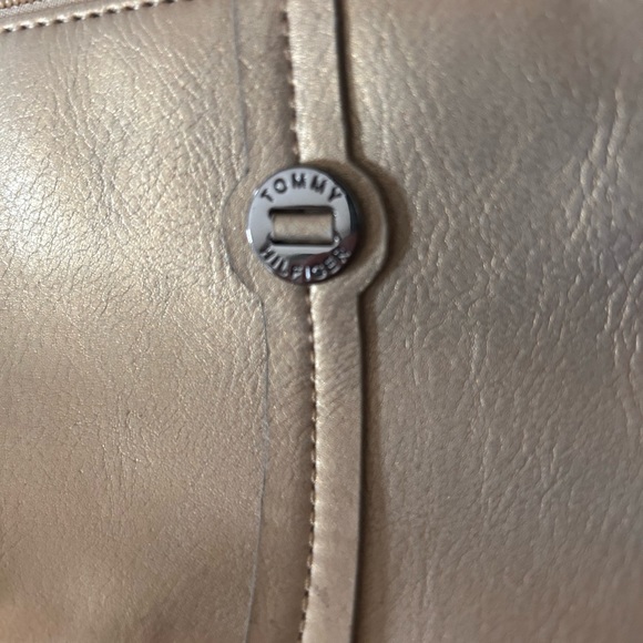 Vintage Tommy Hilfiger gold wristlet - Picture 3 of 4